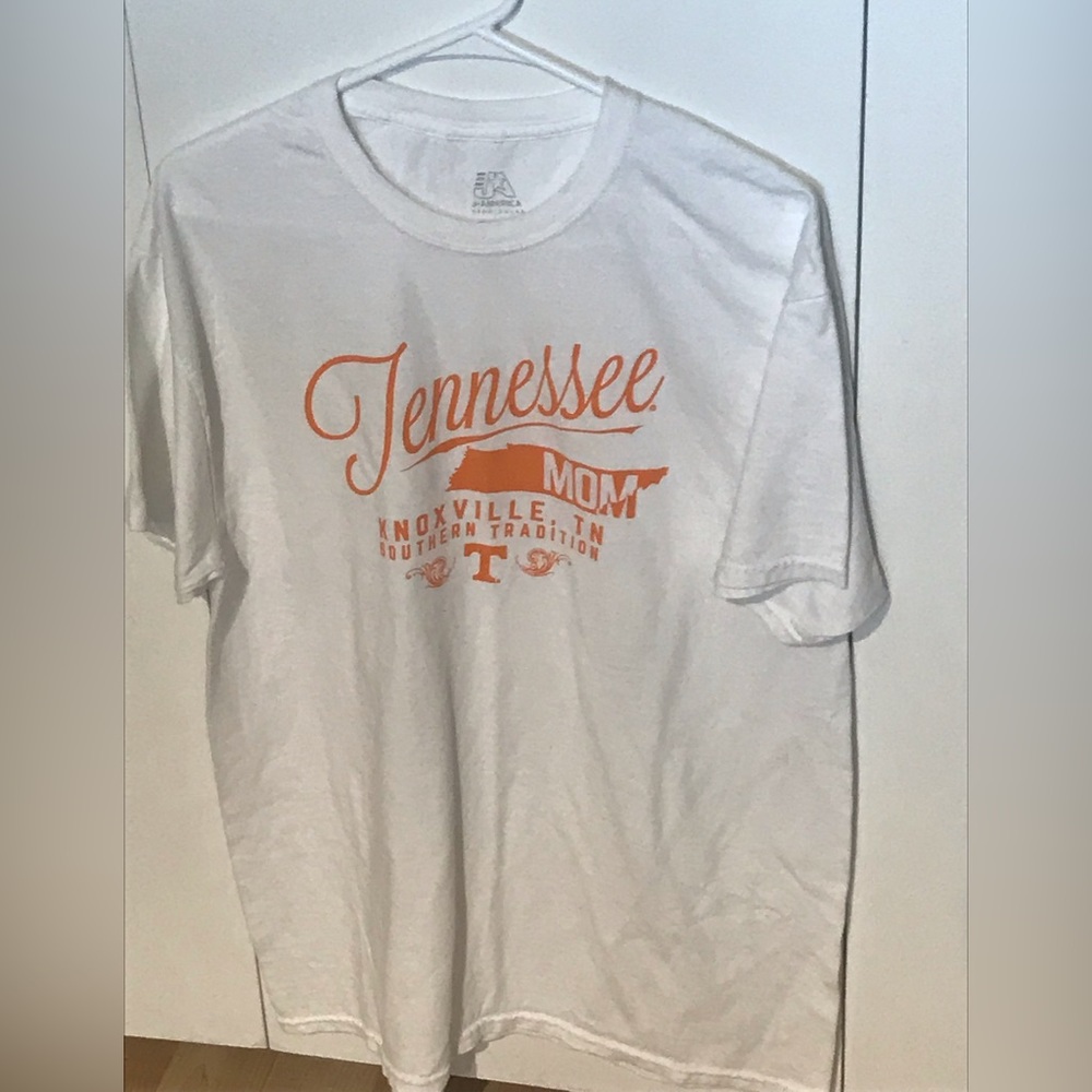 University of Tennessee Volunteers Mom Shirt Size Large